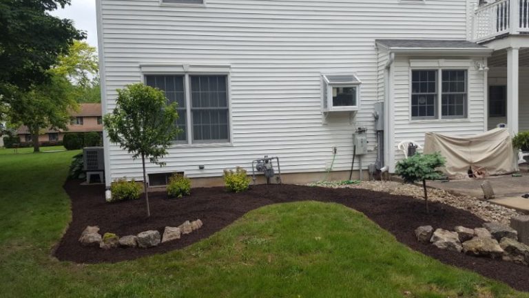 Why You Should Add Fresh Mulch to Your Landscape & Garden Beds